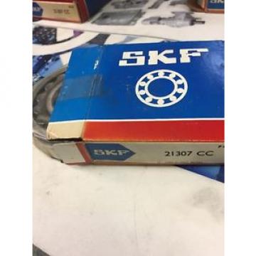 SKF 21307 CC Steel Cage 35X80X21mm Spherical Roller Bearing - NEW