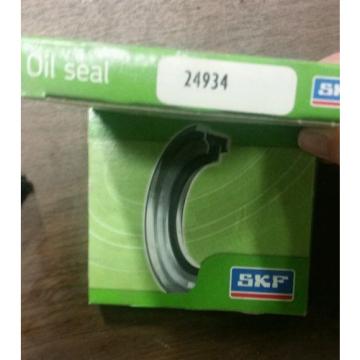 SKF 24934 Oil Seal New Grease Seal CR Seal