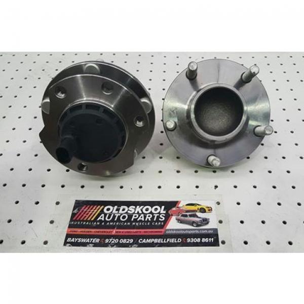 SET OF FRONT WHEEL BEARING &amp; HUB UNITS HOLDEN COMMODORE VT-II VX VY VZ WITH ABS #2 image